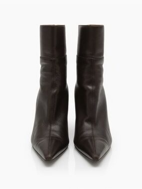 GUCCI Classic Pointed Toe Brown Leather Ankle Boots. Zipper back
Worn Once!!